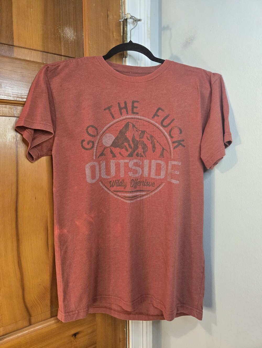 GTF Outside Graphic Tee Outdoor Tee Rust Color Sz M *imperfect*